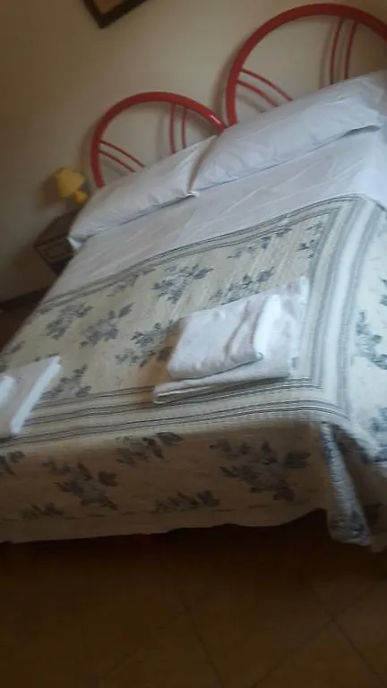 Elias Bed & Breakfast  Ferrara