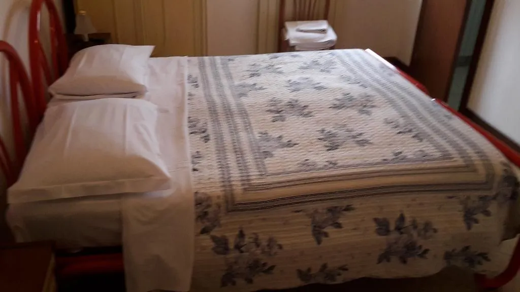 Elias Bed & Breakfast 2*, Ferrara Italy